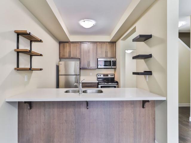 Townhouse for rent in Ancaster, Ontario