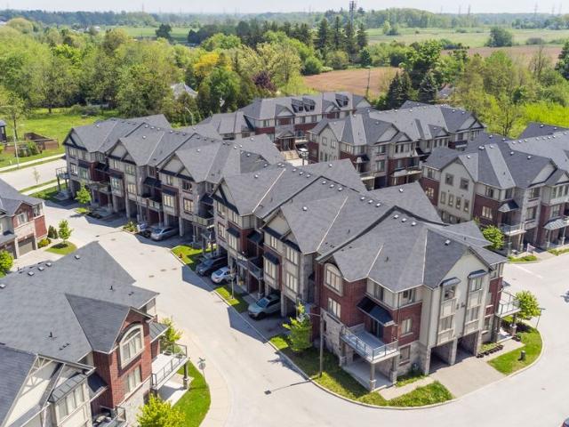 Townhouse for rent in Ancaster, Ontario
