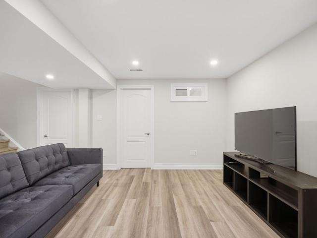 Townhouse for rent in Churchill Meadows, Mississauga