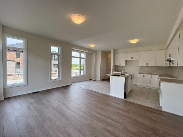 Townhouse for rent in South Greenwood, Pickering