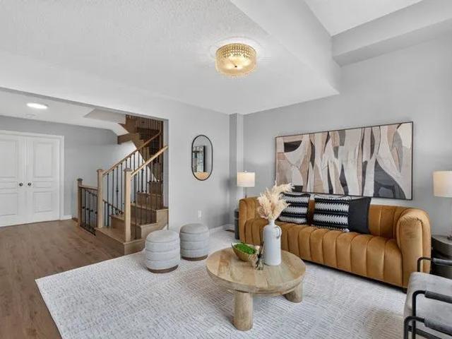 Townhouse for rent in Oakville, Golden Horseshoe