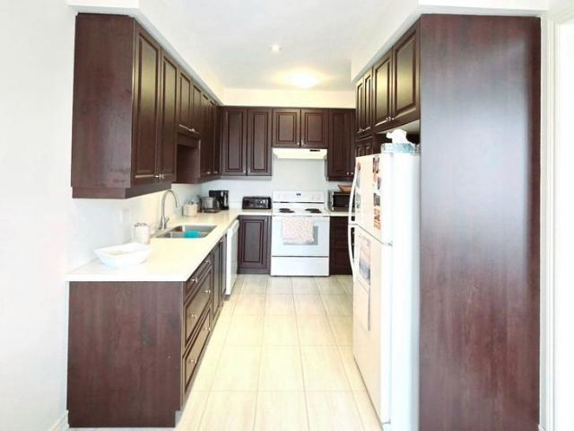 Townhouse for rent in Ancaster, Ontario
