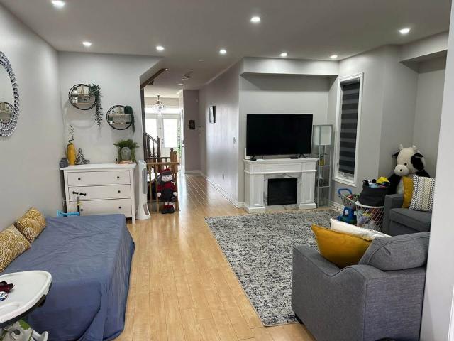 Townhouse for rent in Georgina, Ontario