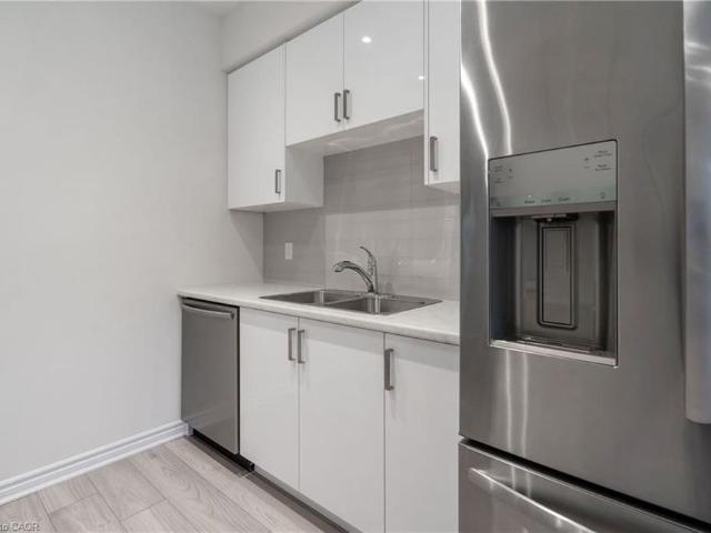 Townhouse for rent in Ancaster, Ontario