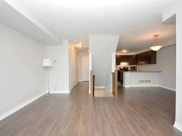 Townhouse for rent in Oakville, Golden Horseshoe