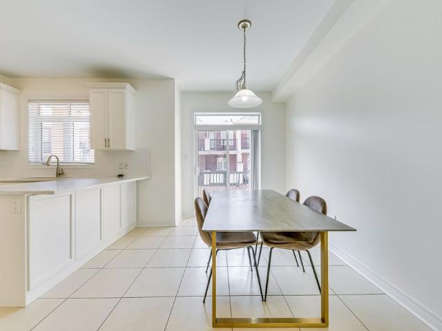 Townhouse for rent in Oakville, Golden Horseshoe