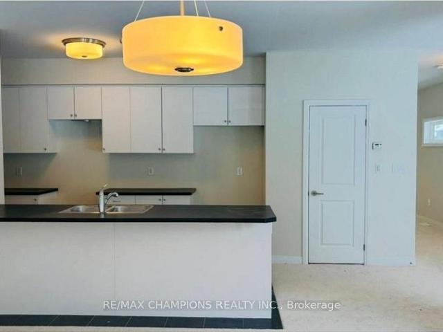 Townhouse for rent in Severn, Ontario