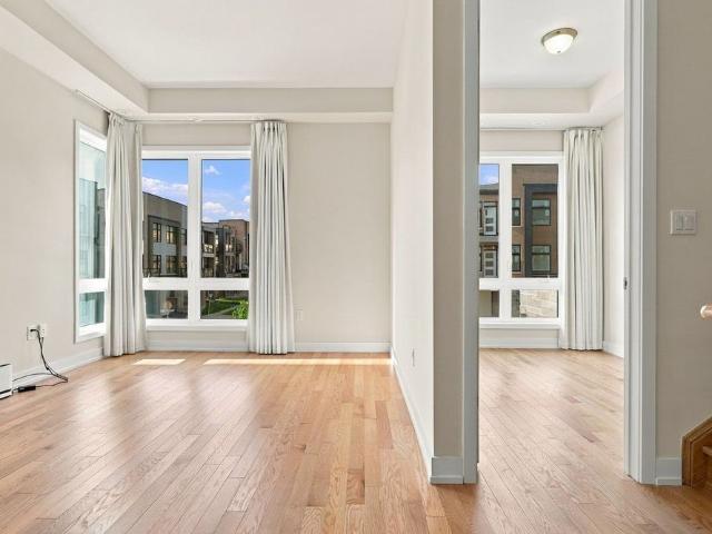 Townhouse for rent in Oakville, Golden Horseshoe