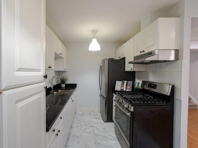 Townhouse for rent in Georgina, Ontario