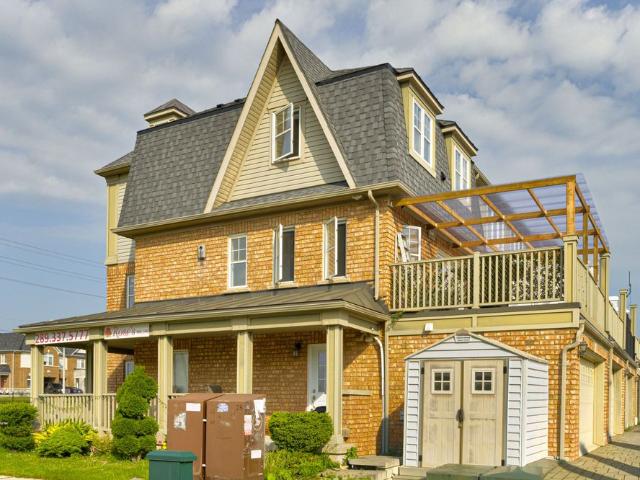 Townhouse for rent in Burlington, Ontario
