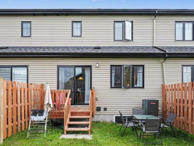 Townhouse for rent in Clarence-rockland, Ontario