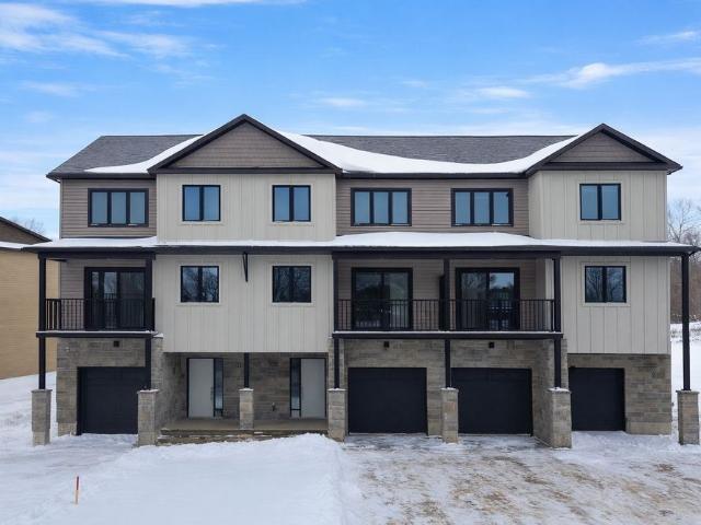 Townhouse for rent in Russell, Ontario