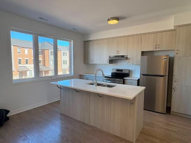 Townhouse for rent in Oakville, Golden Horseshoe