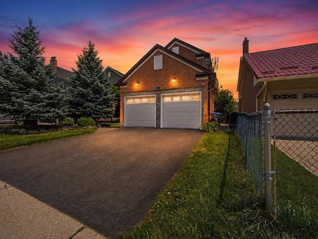 House for rent in Hurontario, Mississauga