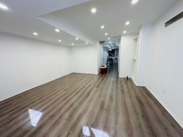 Townhouse for rent in Aurora, Golden Horseshoe