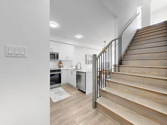 Townhouse for rent in Bradford West Gwillimbury, Central Ontario