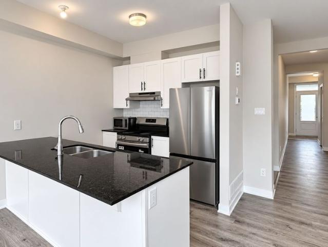 Townhouse for rent in Mulhurst Bay, Ontario