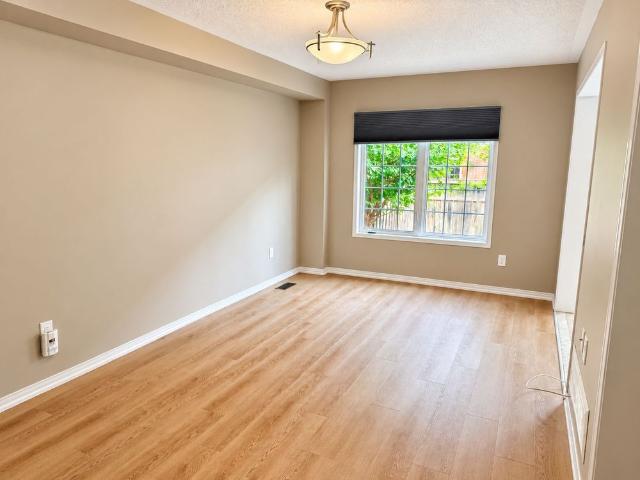 Townhouse for rent in Burlington, Golden Horseshoe