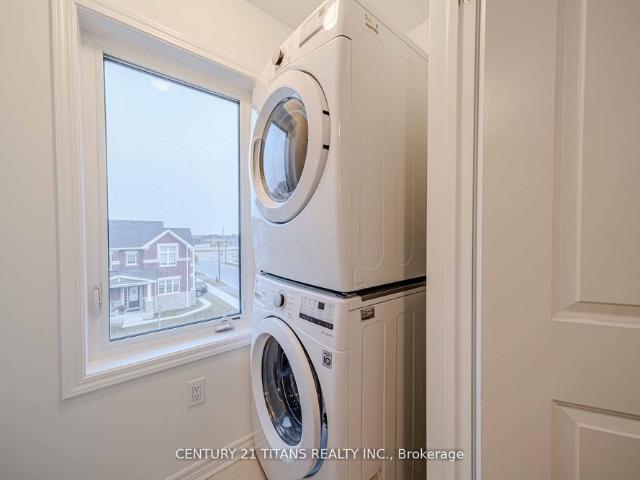 Townhouse for rent in Pickering, Golden Horseshoe