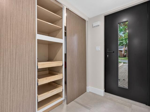 House for rent in Mississauga Valleys, Mississauga