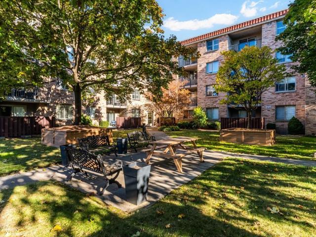 Apartment for rent in Burlington, Golden Horseshoe