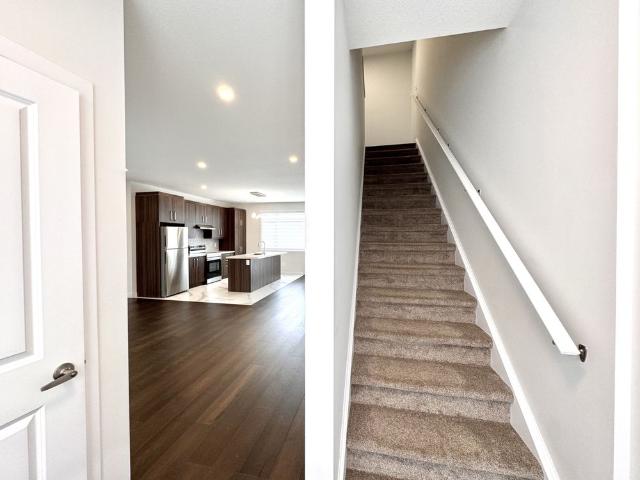 Townhouse for rent in Glendale, London