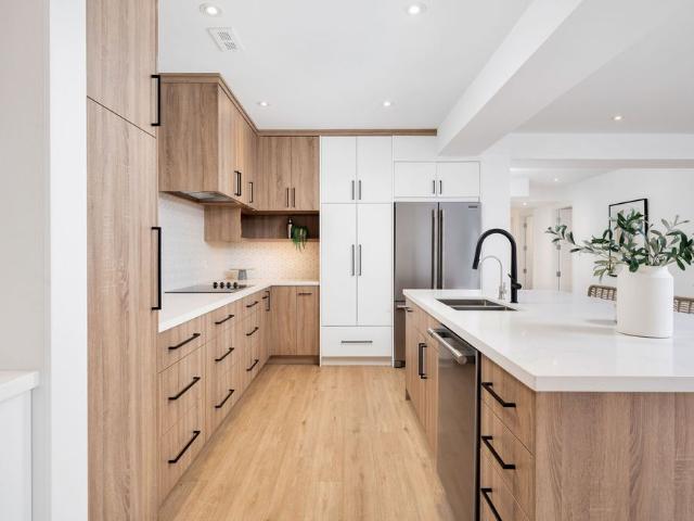 House for rent in Etobicoke—Lakeshore, Toronto