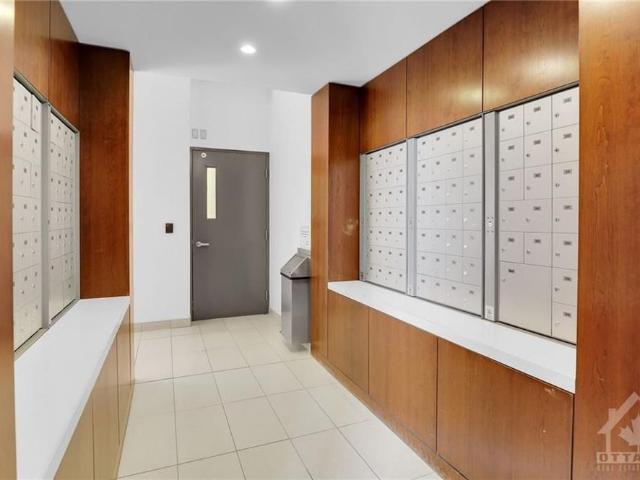 Apartment for rent in Somerset, Ottawa
