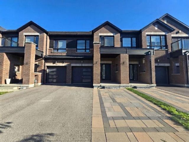 Townhouse for rent in Bradford West Gwillimbury, Central Ontario