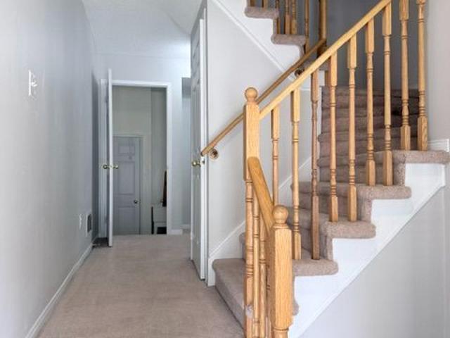 Townhouse for rent in Ajax, Golden Horseshoe