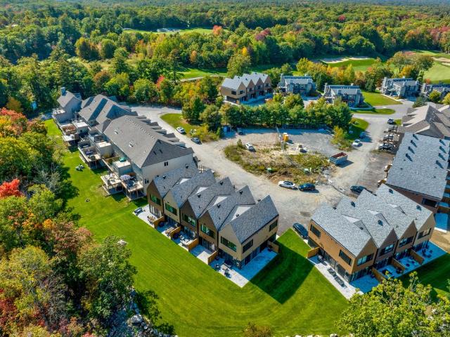 Townhouse for rent in Gravenhurst, Central Ontario