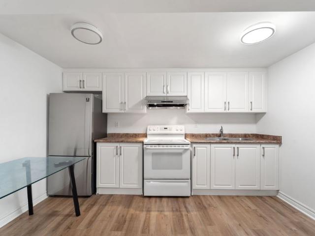 Apartment for rent in Whitby, Golden Horseshoe