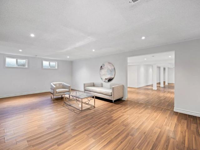 Room for rent in York, Ontario