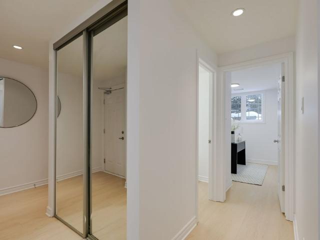Apartment for rent in College, Ottawa