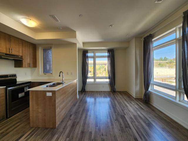Apartment for rent in Richmond Hill, Golden Horseshoe