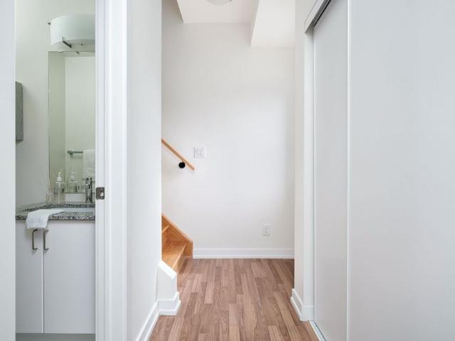 Apartment for rent in Richmond Hill, Golden Horseshoe