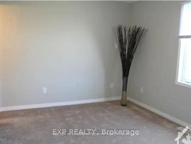 Townhouse for rent in Barrhaven West, Ottawa