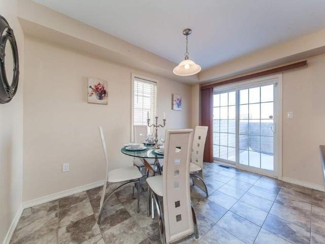 Townhouse for rent in Whitby, Golden Horseshoe