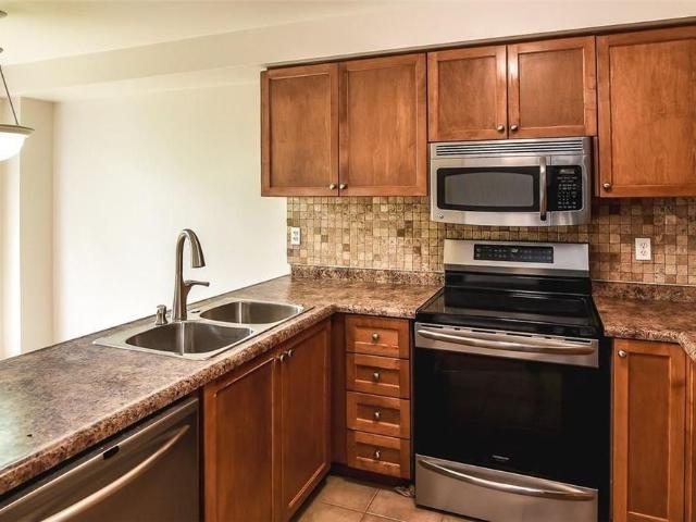 Townhouse for rent in Valley Park, Hamilton