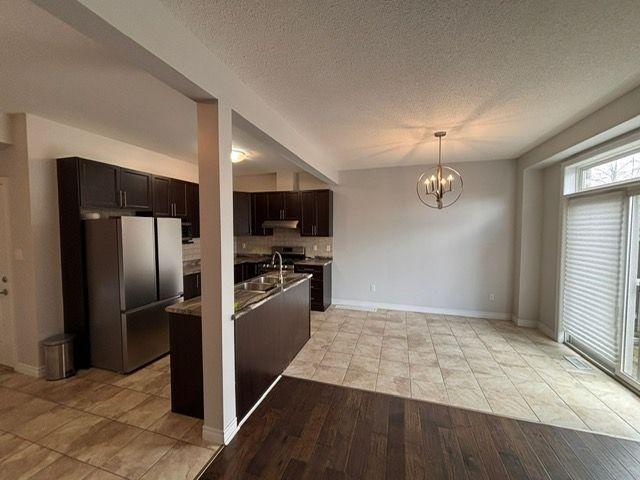 Townhouse for rent in Grimsby Beach, Grimsby