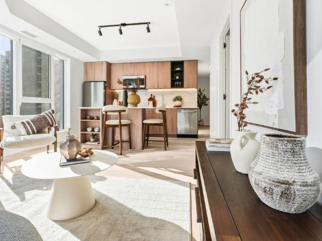 Apartment for rent in Somerset, Ottawa