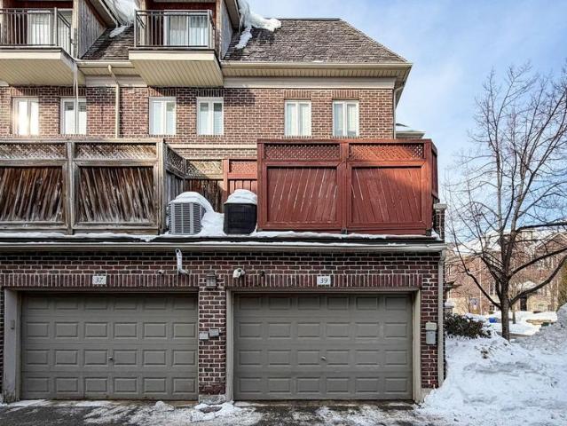 Townhouse for rent in Etobicoke—Lakeshore, Toronto