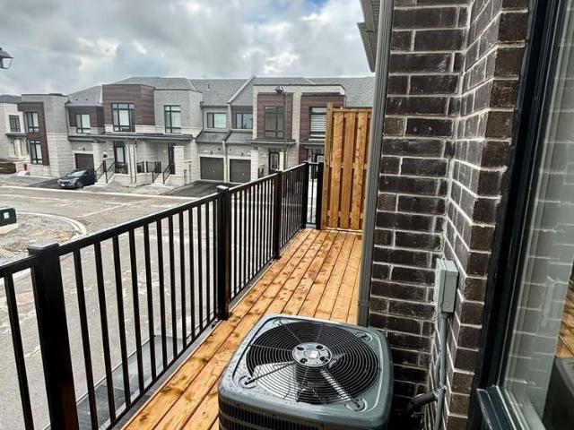 Townhouse for rent in Aurora, Golden Horseshoe