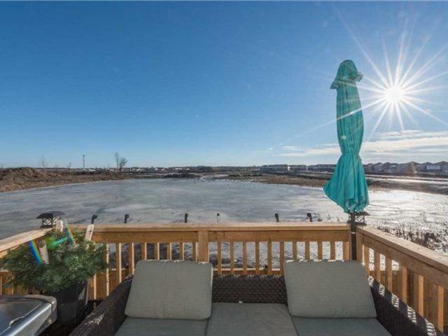 Townhouse for rent in Ancaster, Ontario