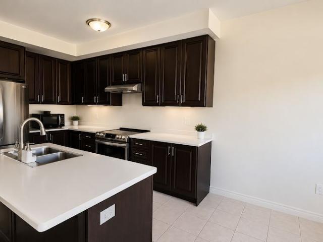 Townhouse for rent in Oakville, Ontario
