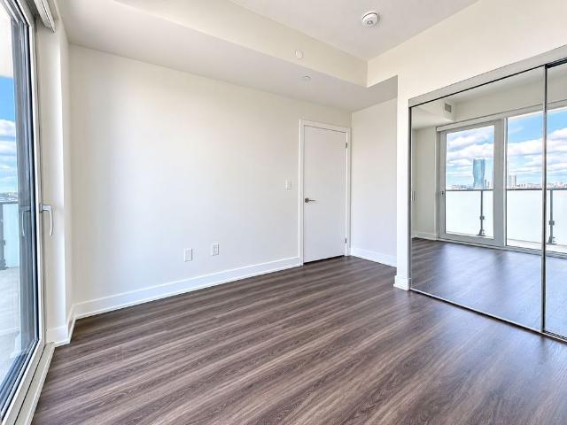 Apartment for rent in Parkside Village, Mississauga
