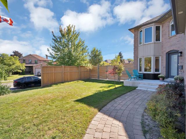 House for rent in Credit Pointe Village, Mississauga