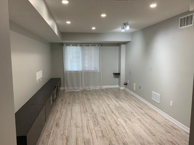 Townhouse for rent in Georgina, Ontario
