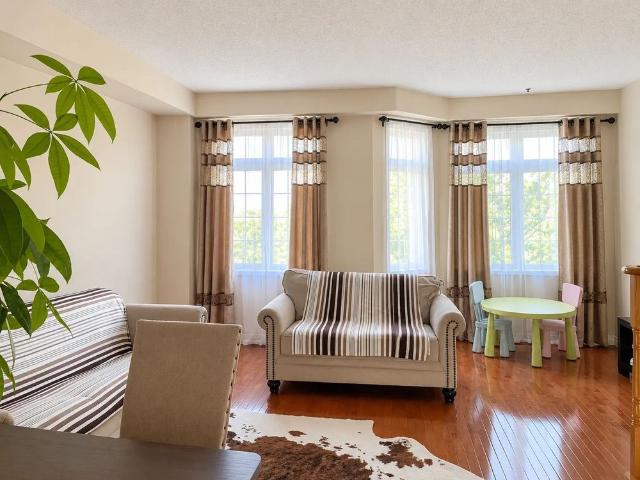 Townhouse for rent in Hickory Village, Mississauga