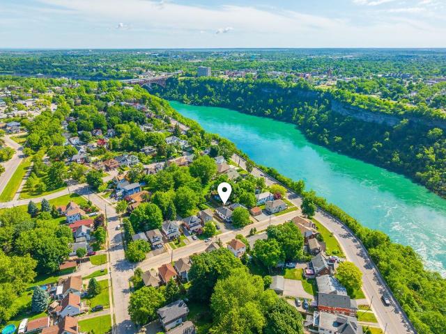 House for rent in Niagara Falls, Golden Horseshoe